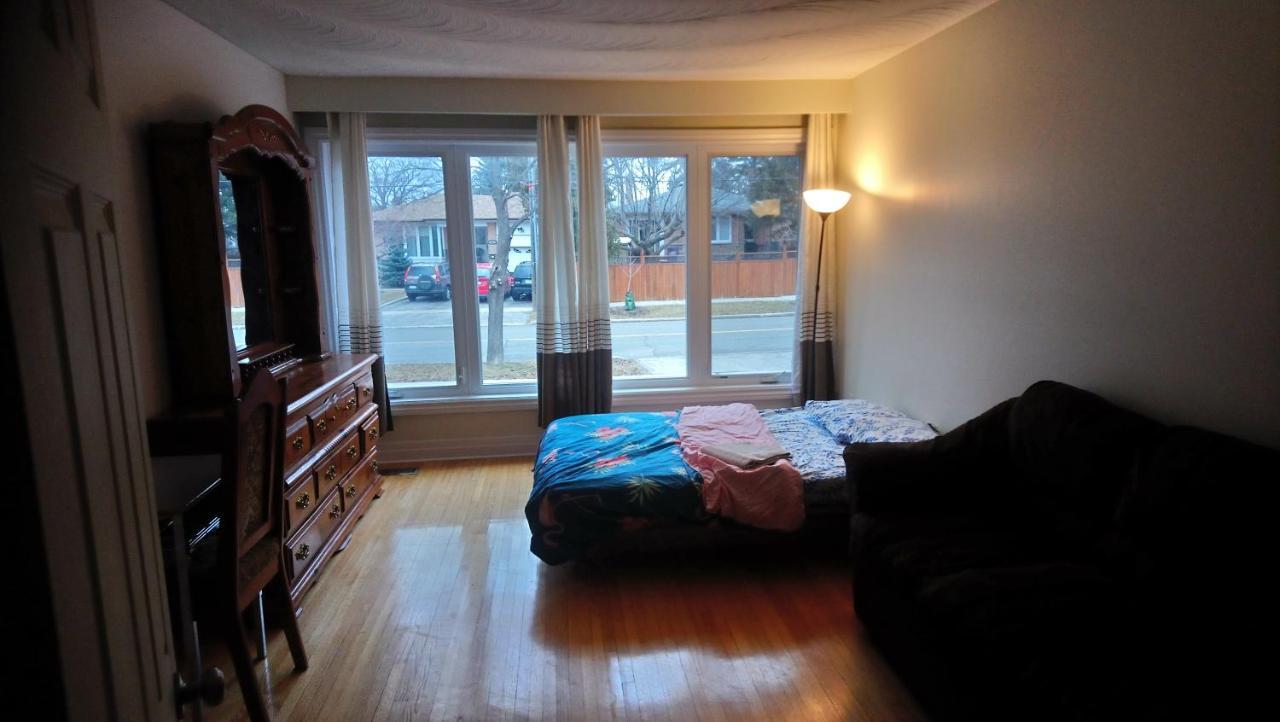 Private Rooms 5 Min Finch West Subway - York University Toronto Luaran gambar