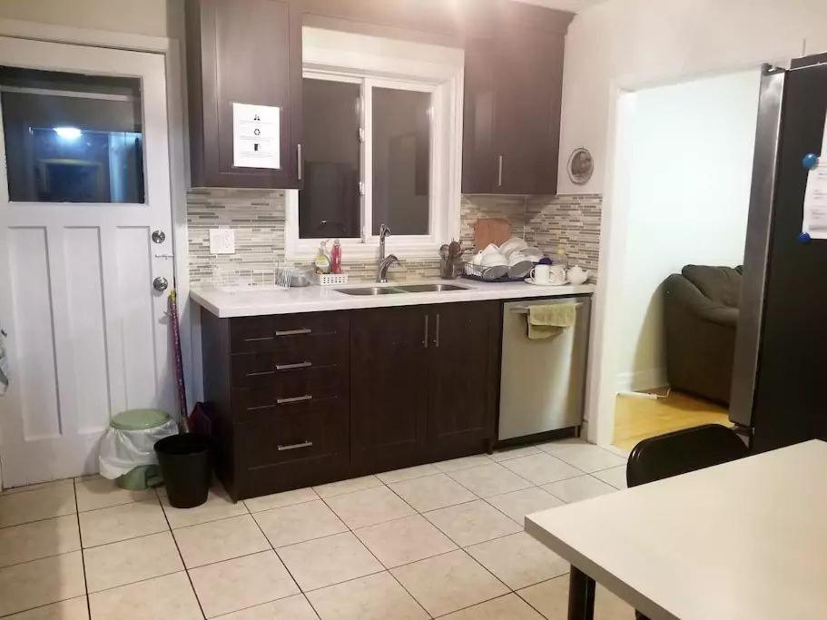Private Rooms 5 Min Finch West Subway - York University Toronto Luaran gambar
